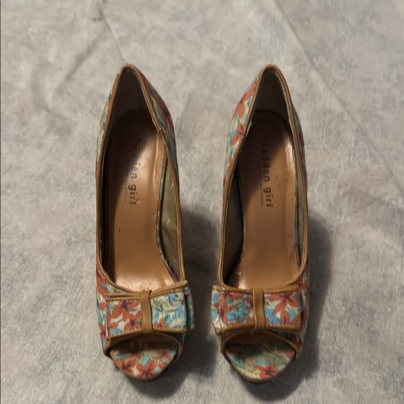 Madden Girl Bow Floral Peep Toe Heels Size 7.5 Multicolor - Picture 1 of 3